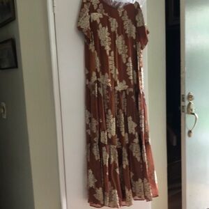 Anthropologie dresses dress size just beautiful with gold rust color brown
